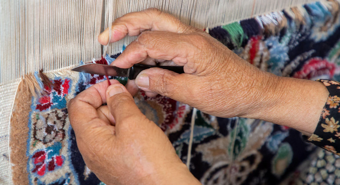 How to Tell If a Rug Is Handmade