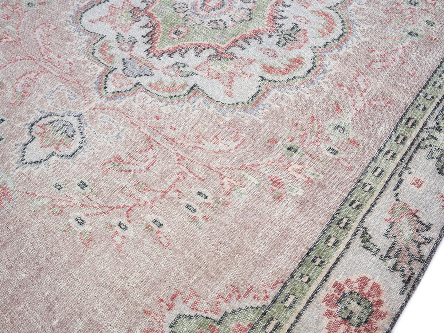 8252 - 5'10" x 10'2"