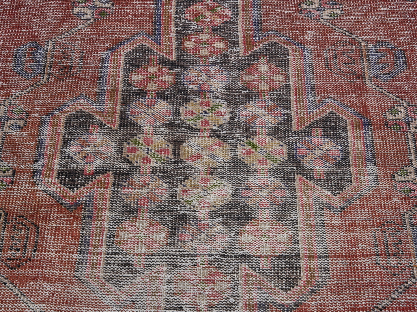 8081 - 4' x 6'10"