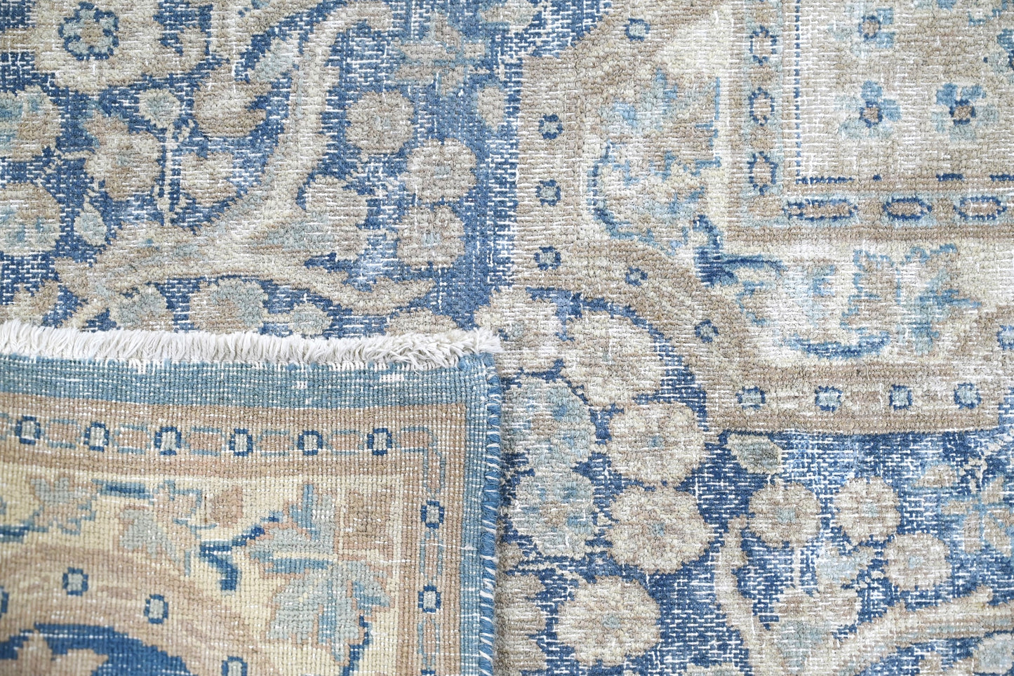 10009 - 8'11" x 12'2"