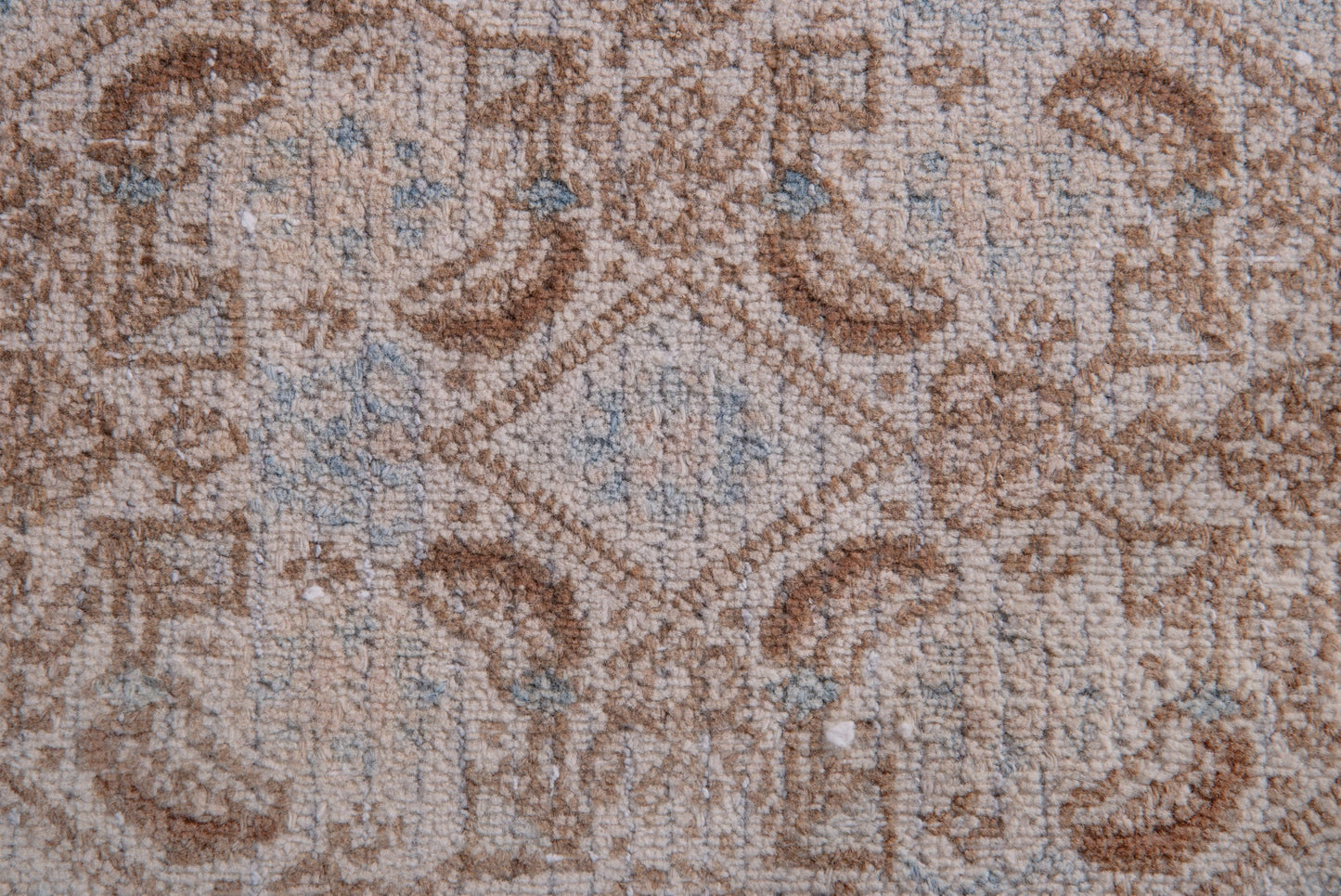 1087 - 7'3" x 10'10"