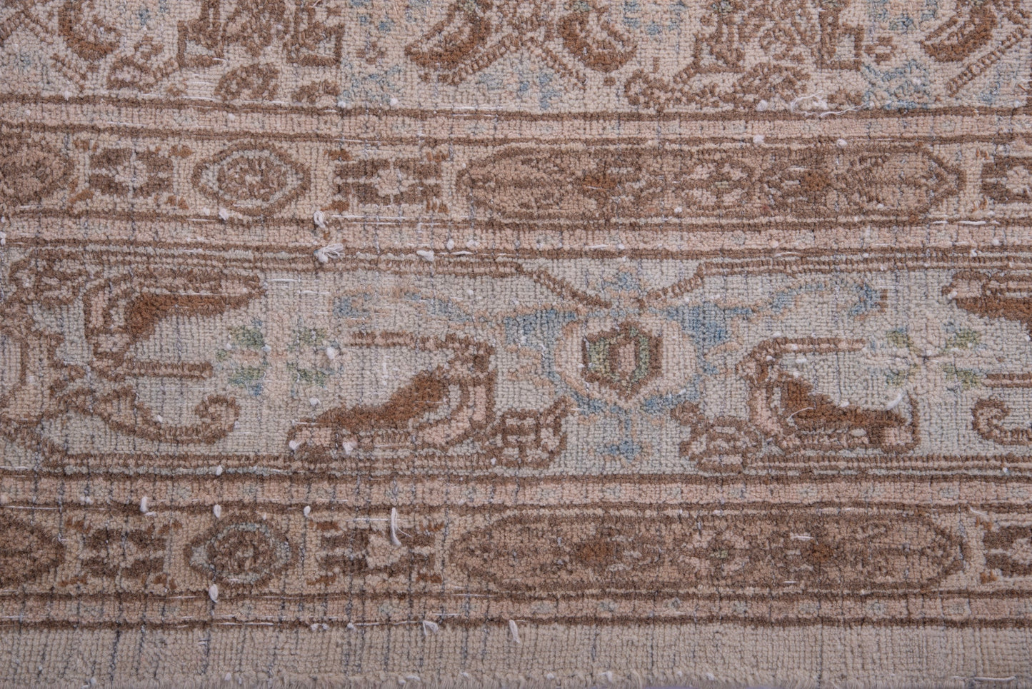 1087 - 7'3" x 10'10"