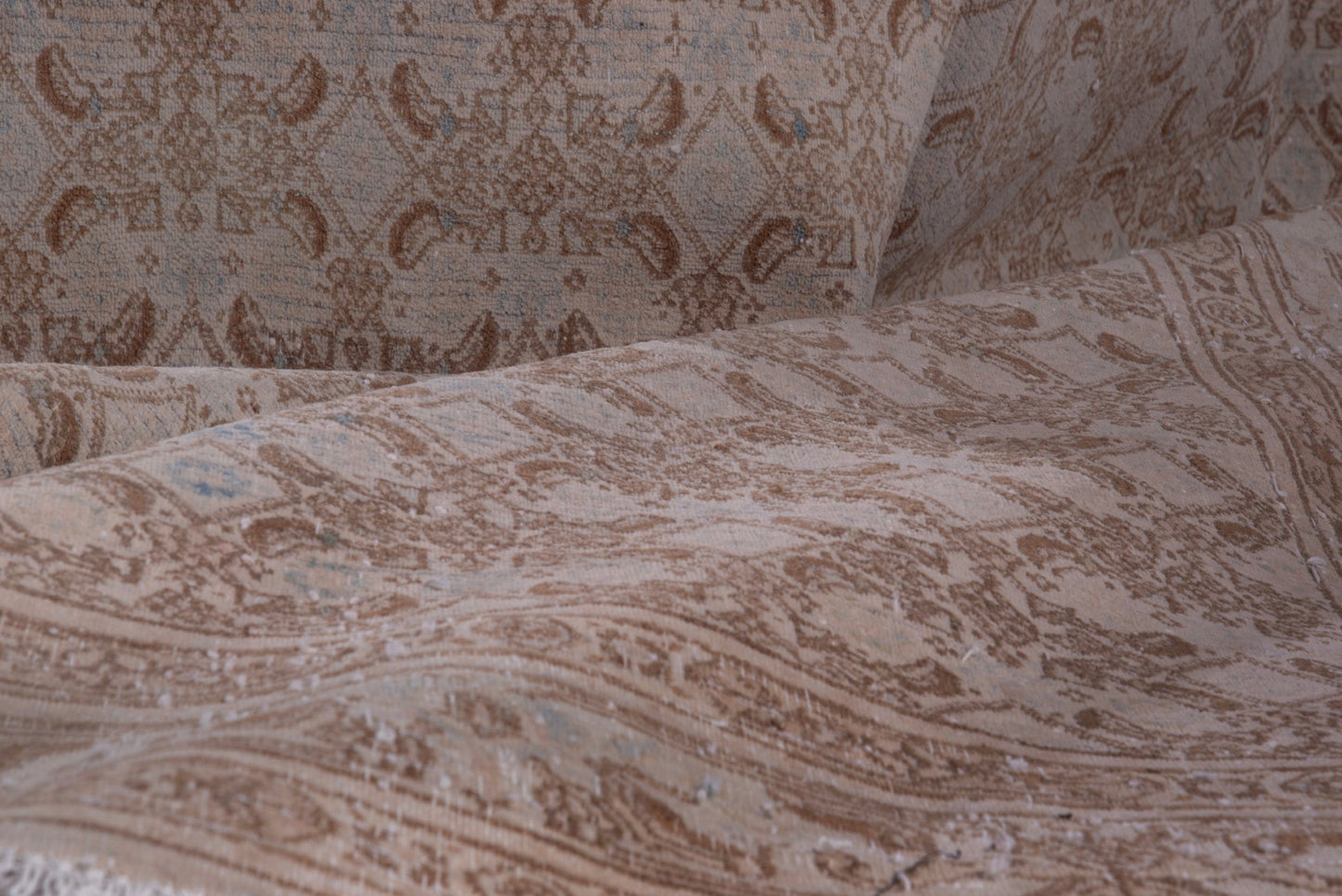 1087 - 7'3" x 10'10"