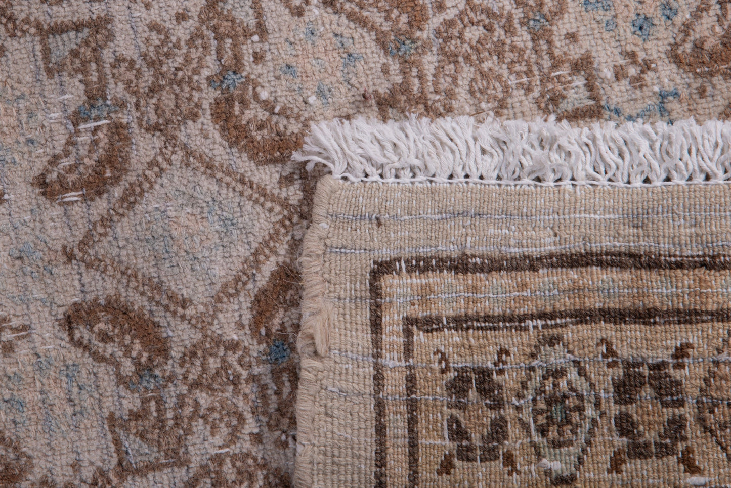 1087 - 7'3" x 10'10"