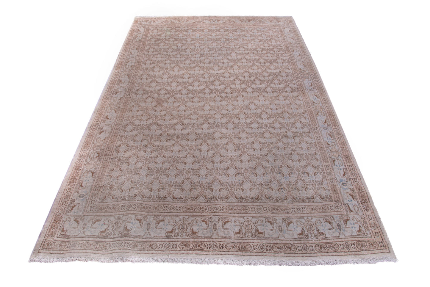 1087 - 7'3" x 10'10"