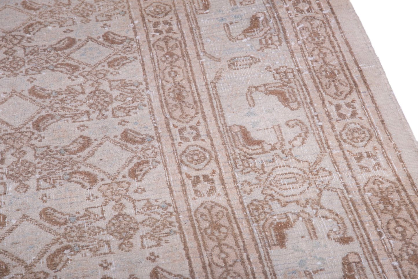 1087 - 7'3" x 10'10"