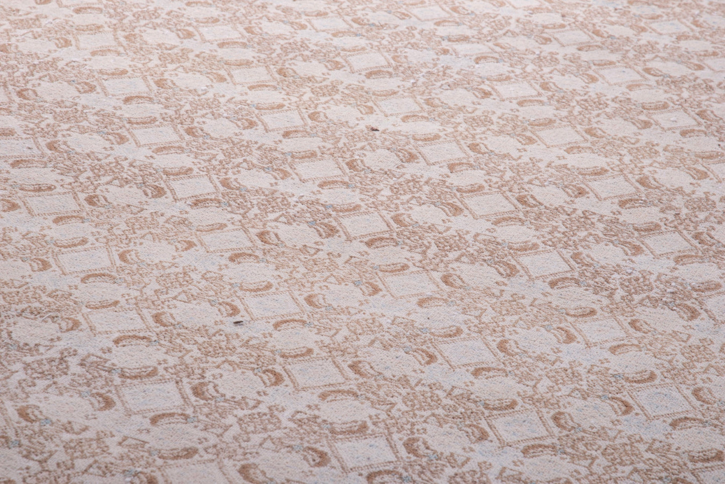 1087 - 7'3" x 10'10"