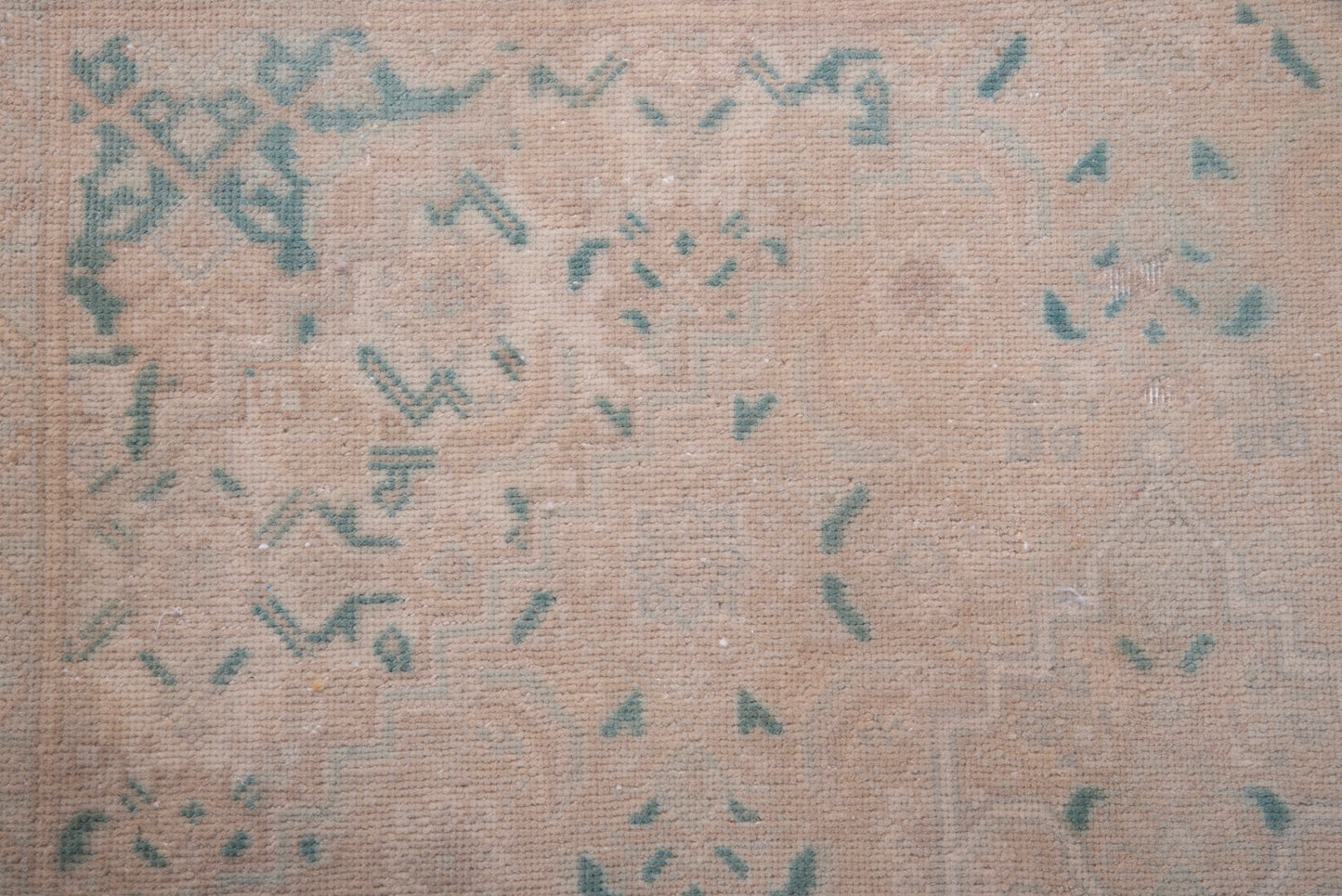 4096 - 3'4" x 4'10"