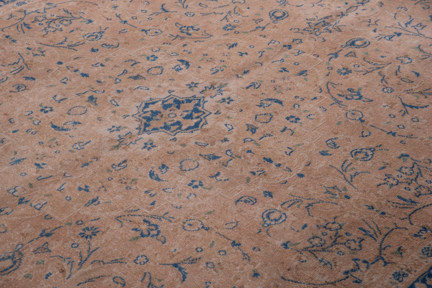 1443 - 7'10" x 11'8"