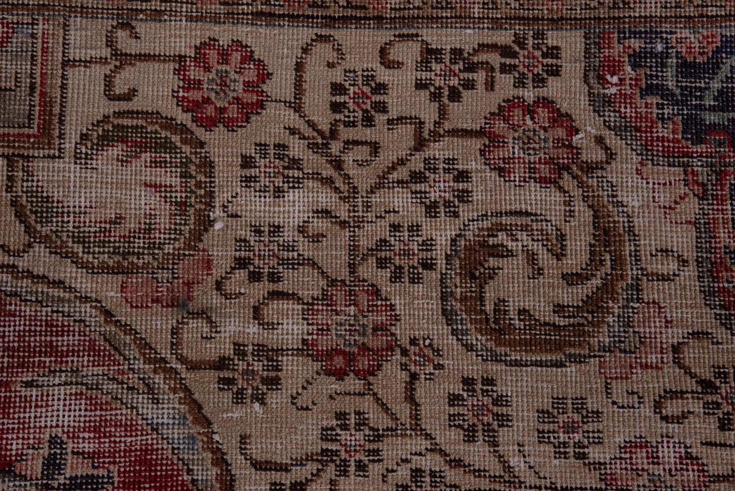 1469 - 11'6" x 18'1"