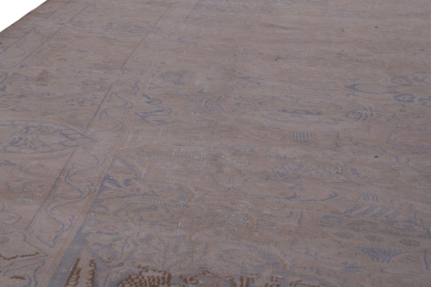 1665 - 9'9" x 12'10"