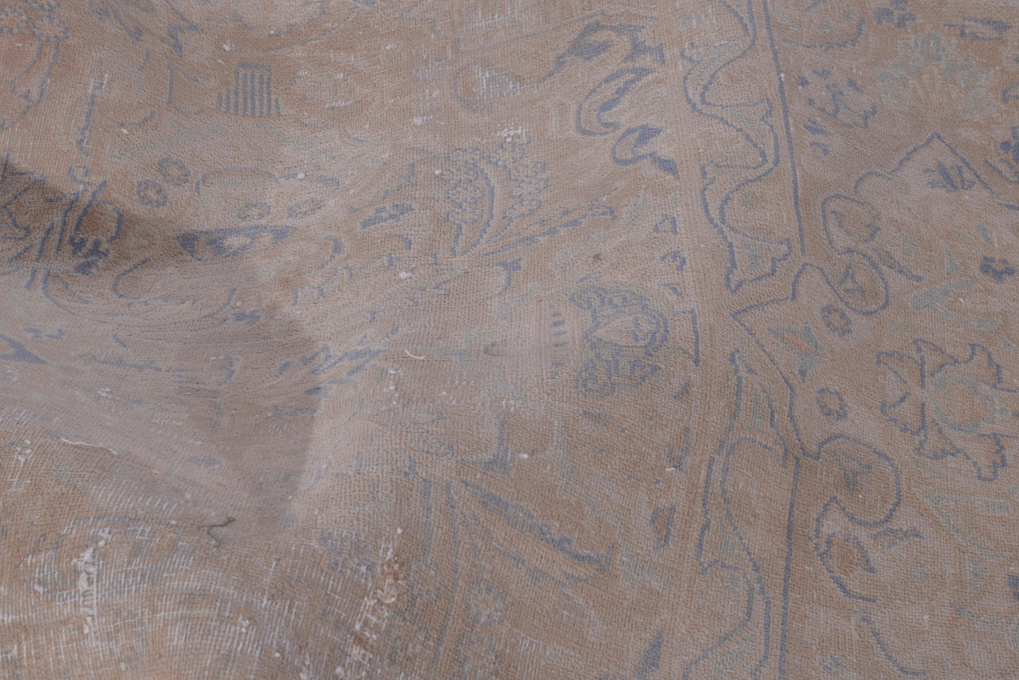 1665 - 9'9" x 12'10"