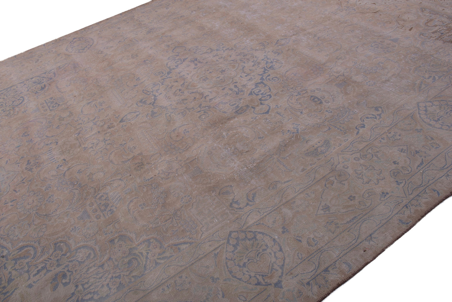 1665 - 9'9" x 12'10"