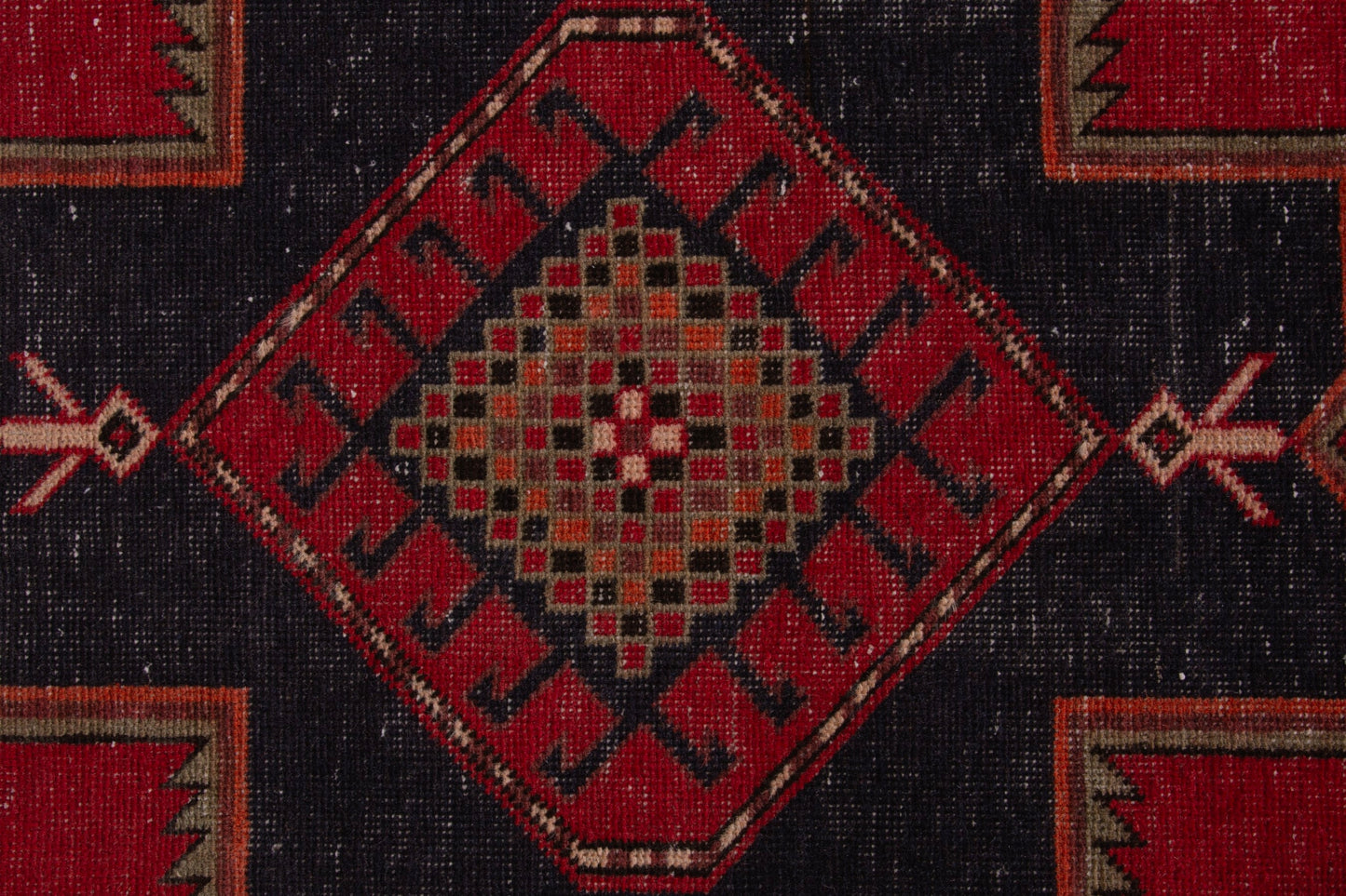 1810 - 3'11" x 10'5"