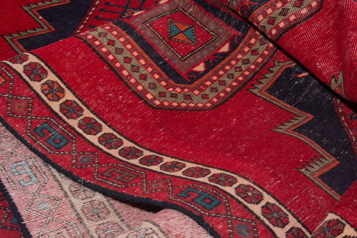 1810 - 3'11" x 10'5"