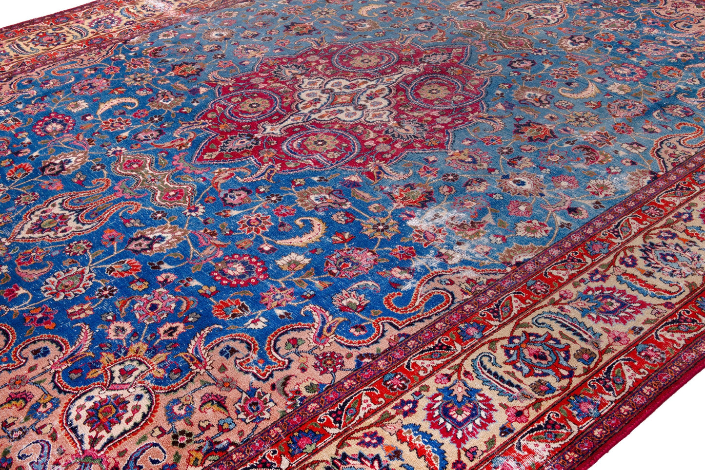 1850 - 10'1" x 13'1"