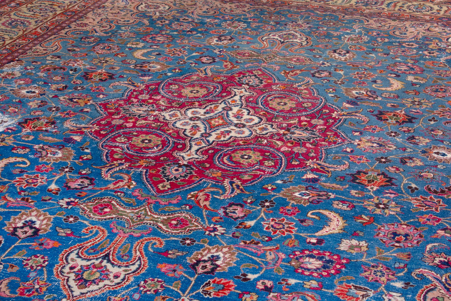 1850 - 10'1" x 13'1"