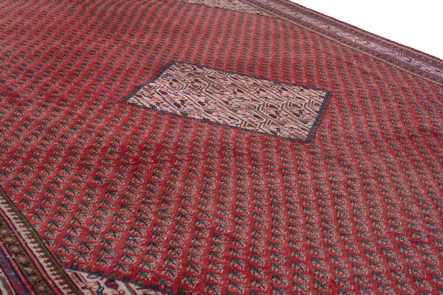 1945 - 6'11" x 10'4"