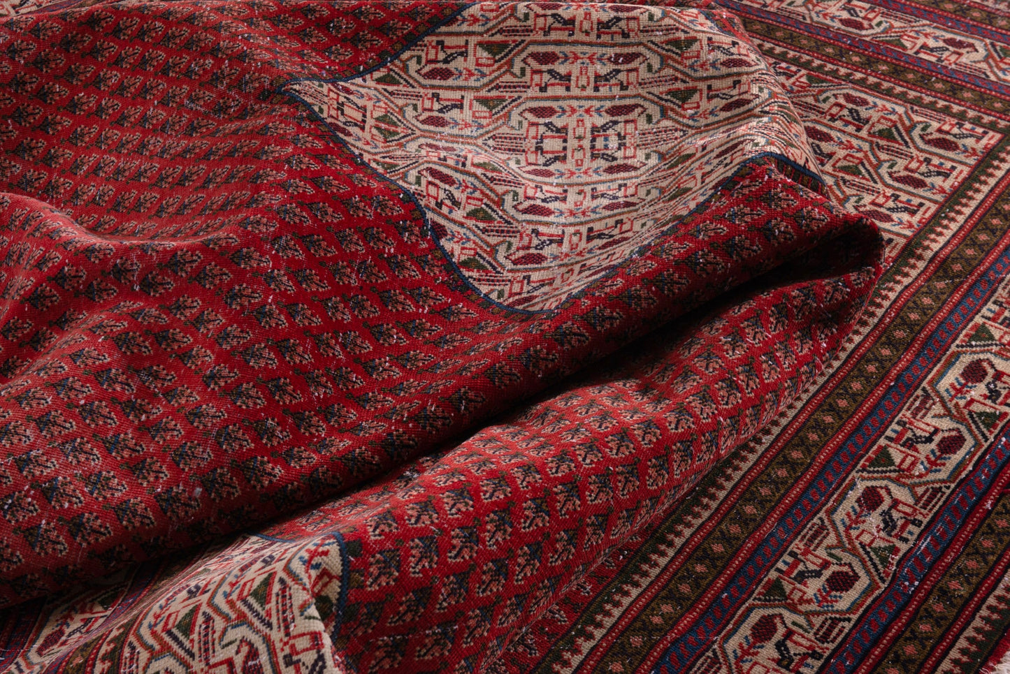 1945 - 6'11" x 10'4"