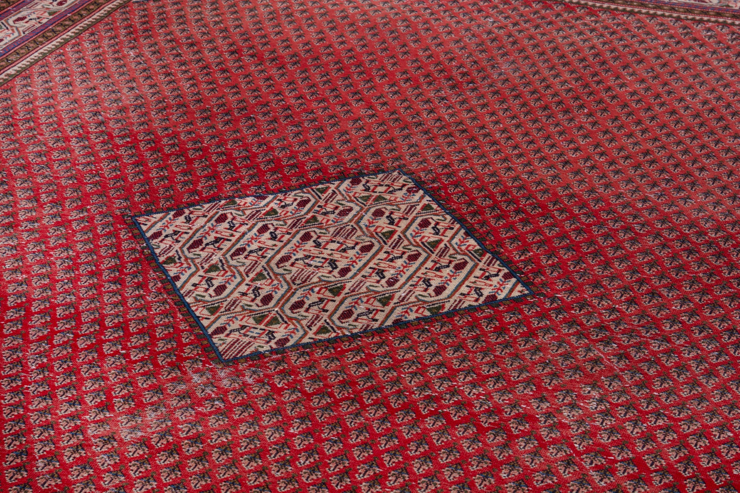 1945 - 6'11" x 10'4"