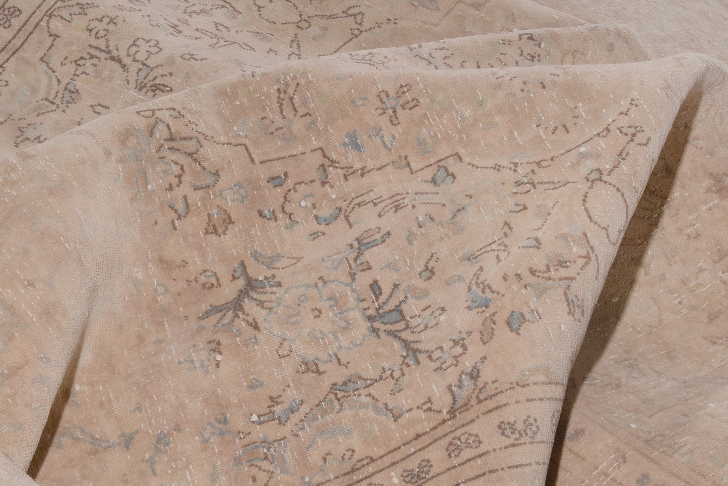 1972 - 5'11" x 9'10"