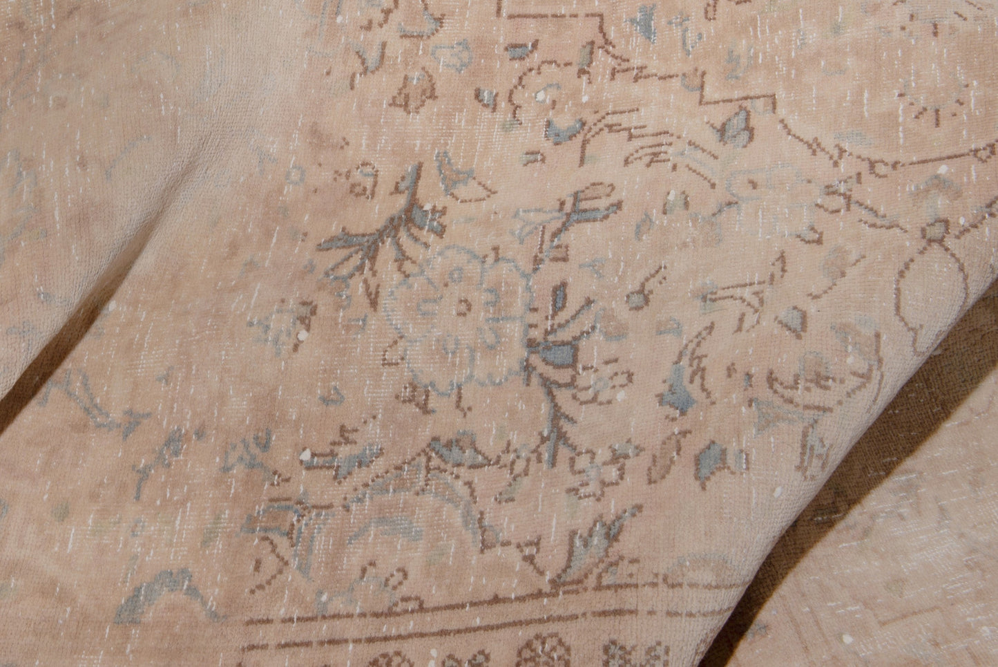 1972 - 5'11" x 9'10"