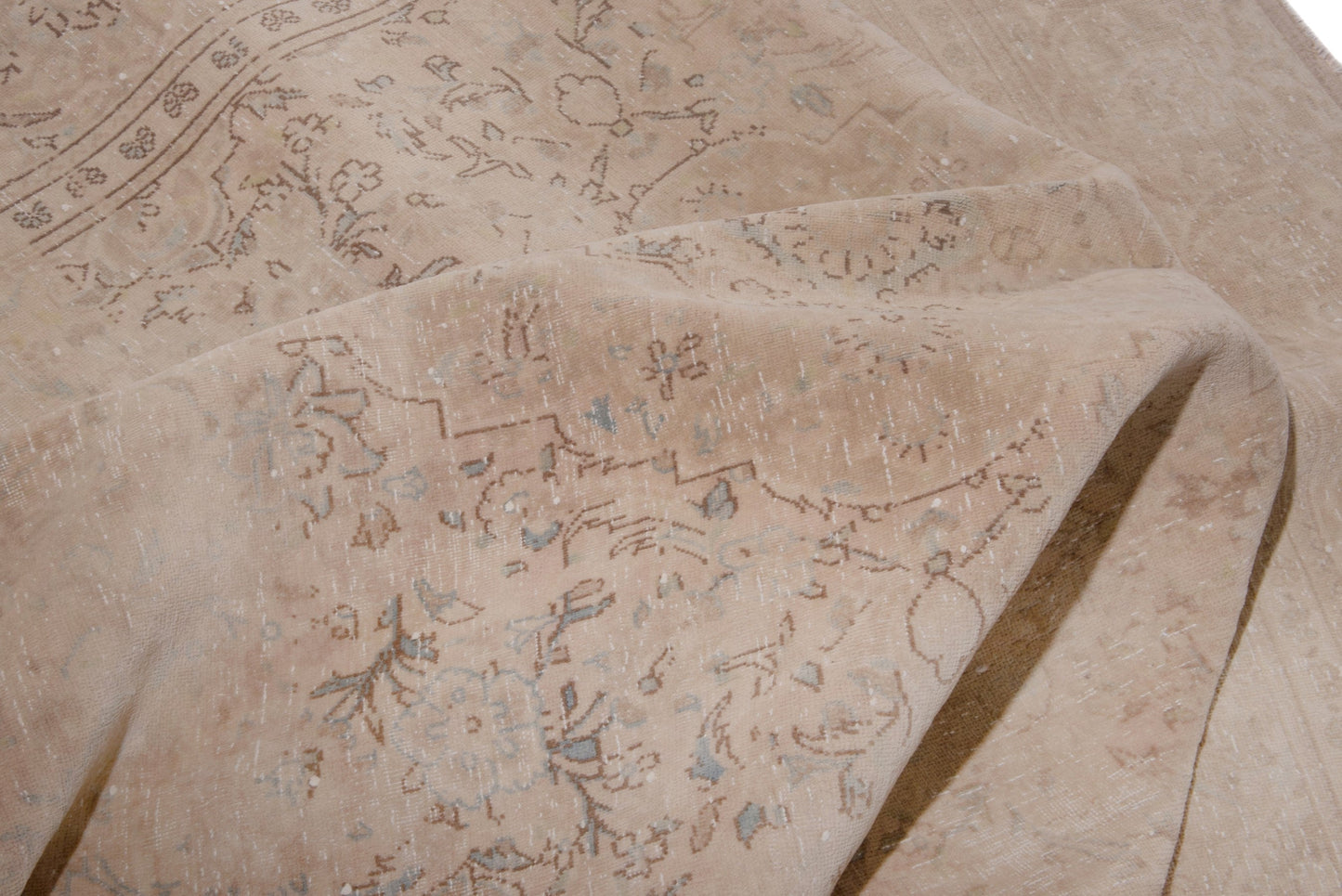 1972 - 5'11" x 9'10"