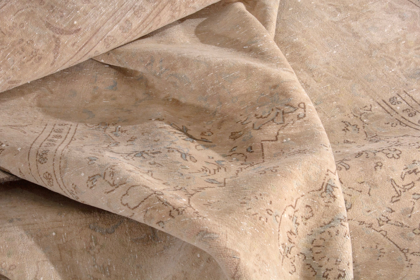 1972 - 5'11" x 9'10"