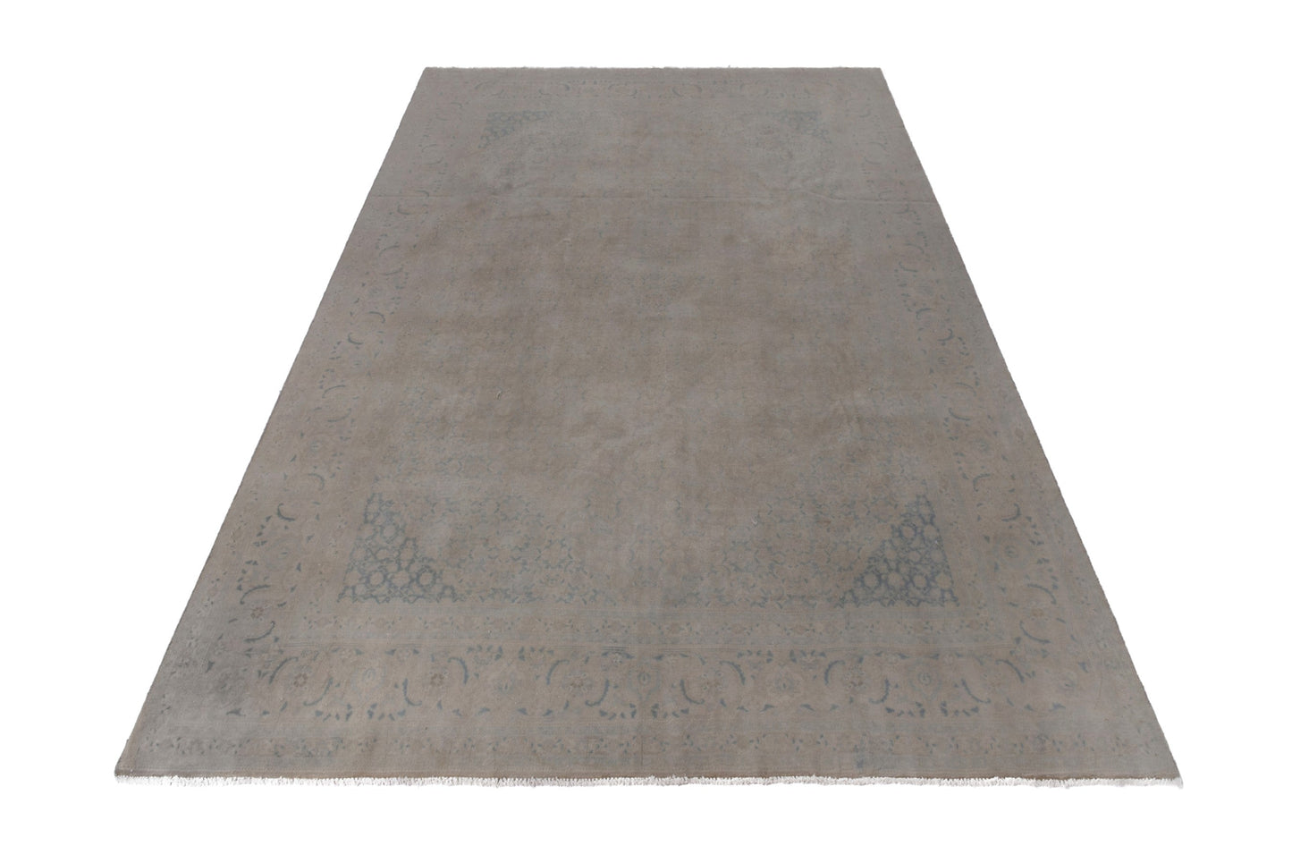 2029 - 7'11" x 10'11"