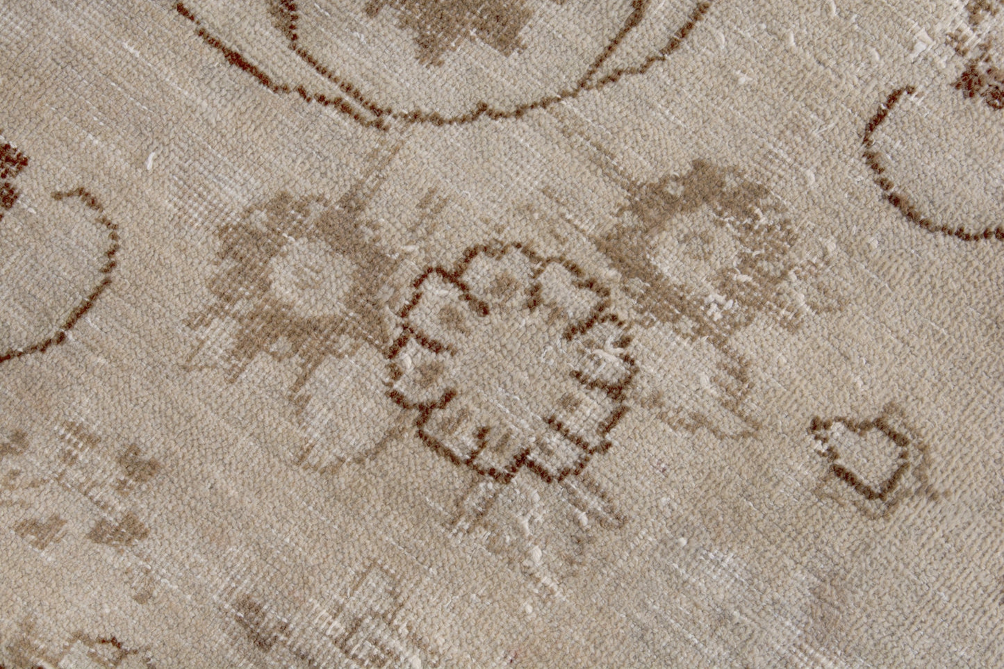 2033 - 8'5" x 11'10"