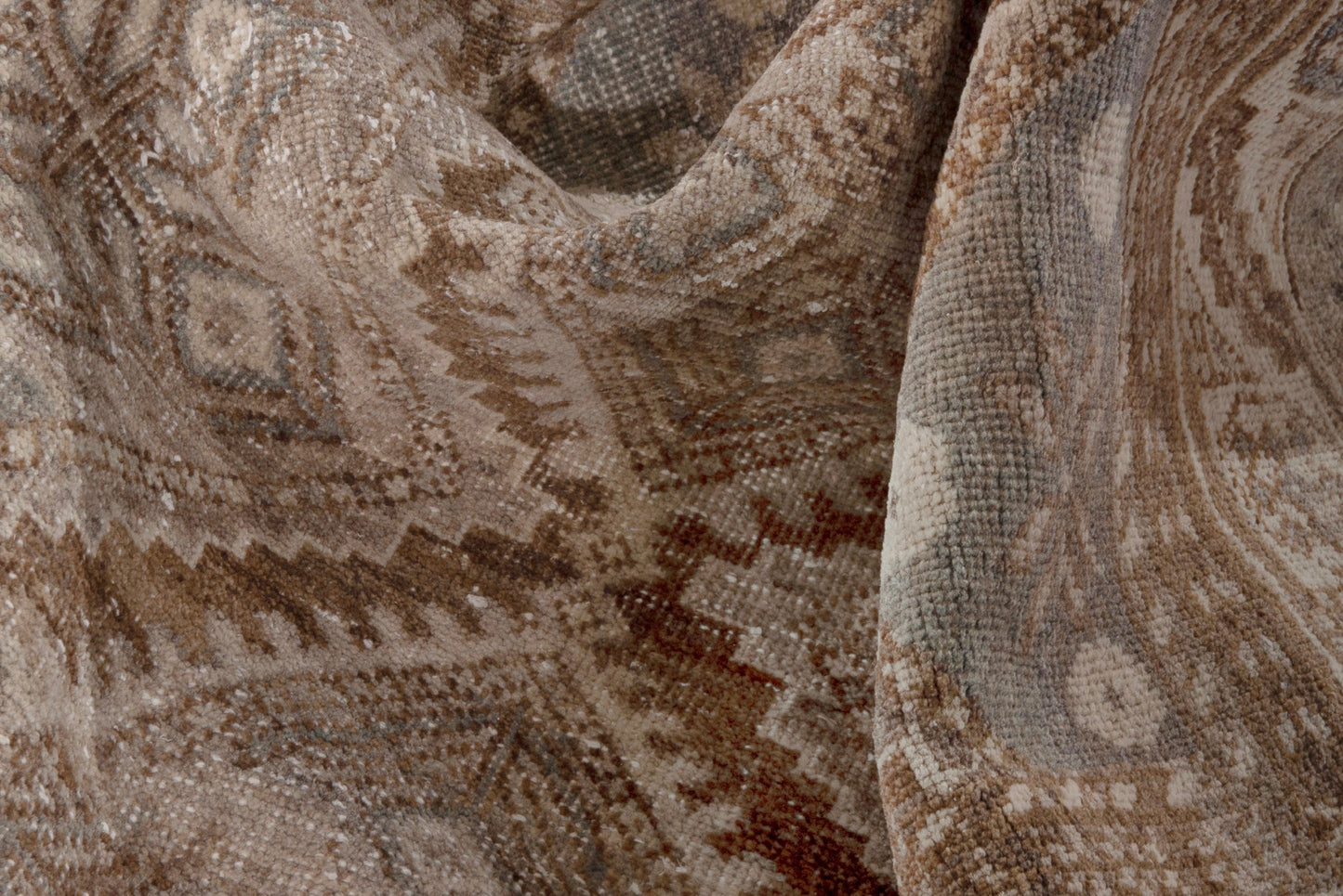 2050 - 3'11" x 10'11"