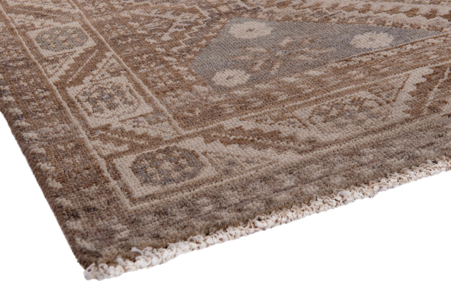 2050 - 3'11" x 10'11"