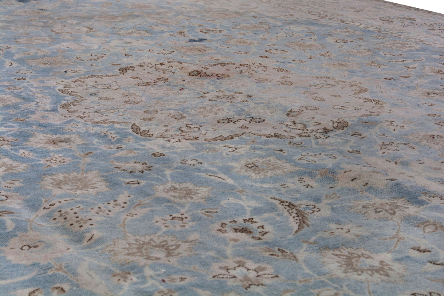 2089 - 10'4" x 15'9"