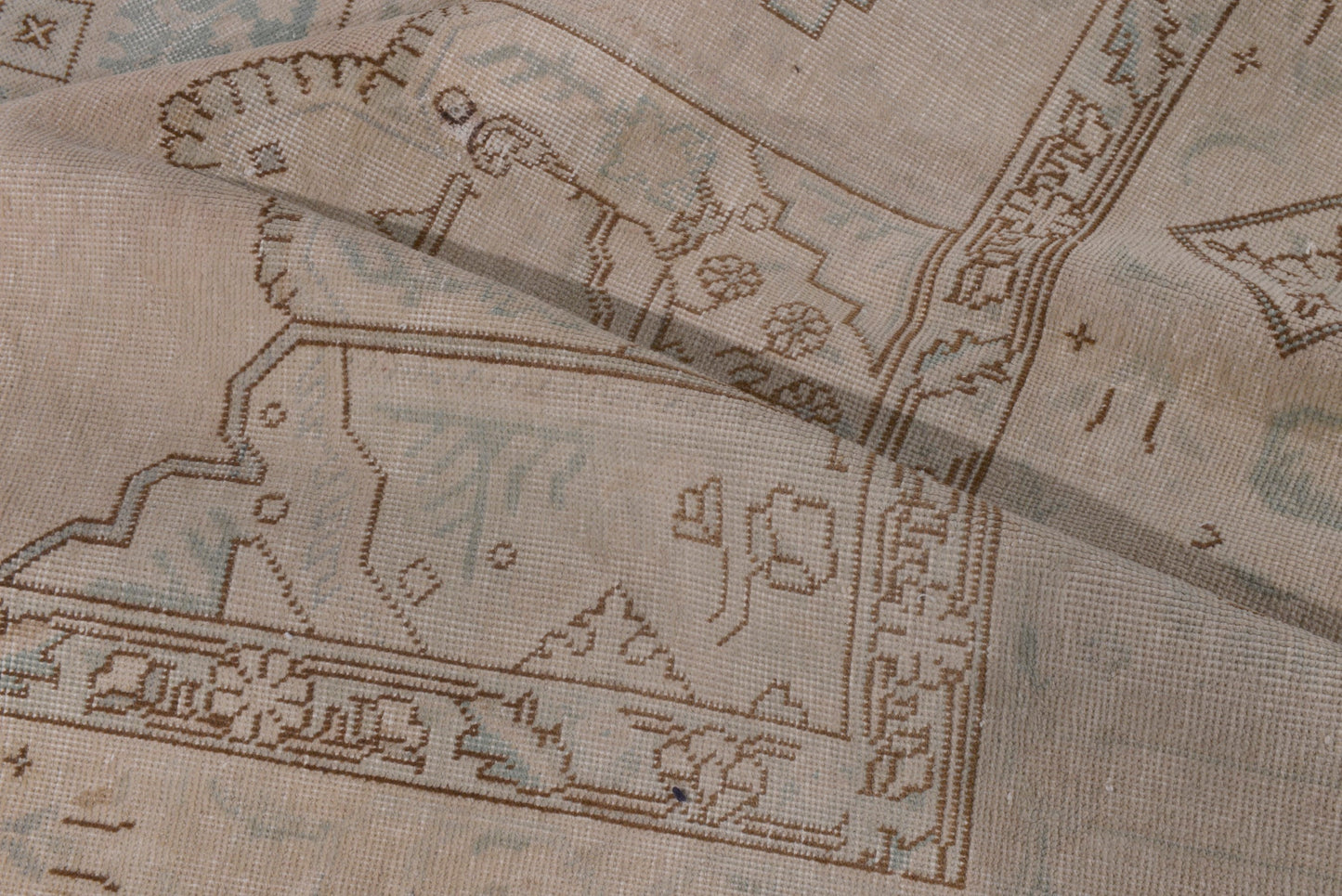 2097 - 8'10" x 12'11"