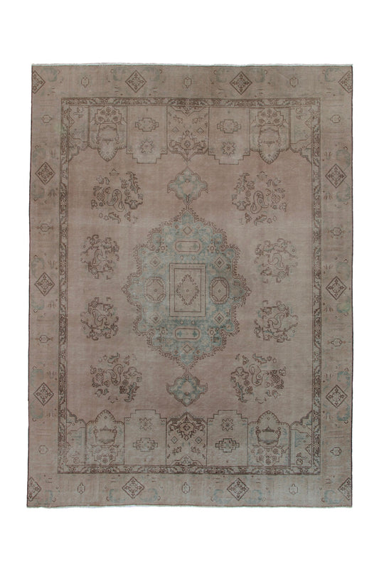 2097 - 8'10" x 12'11"