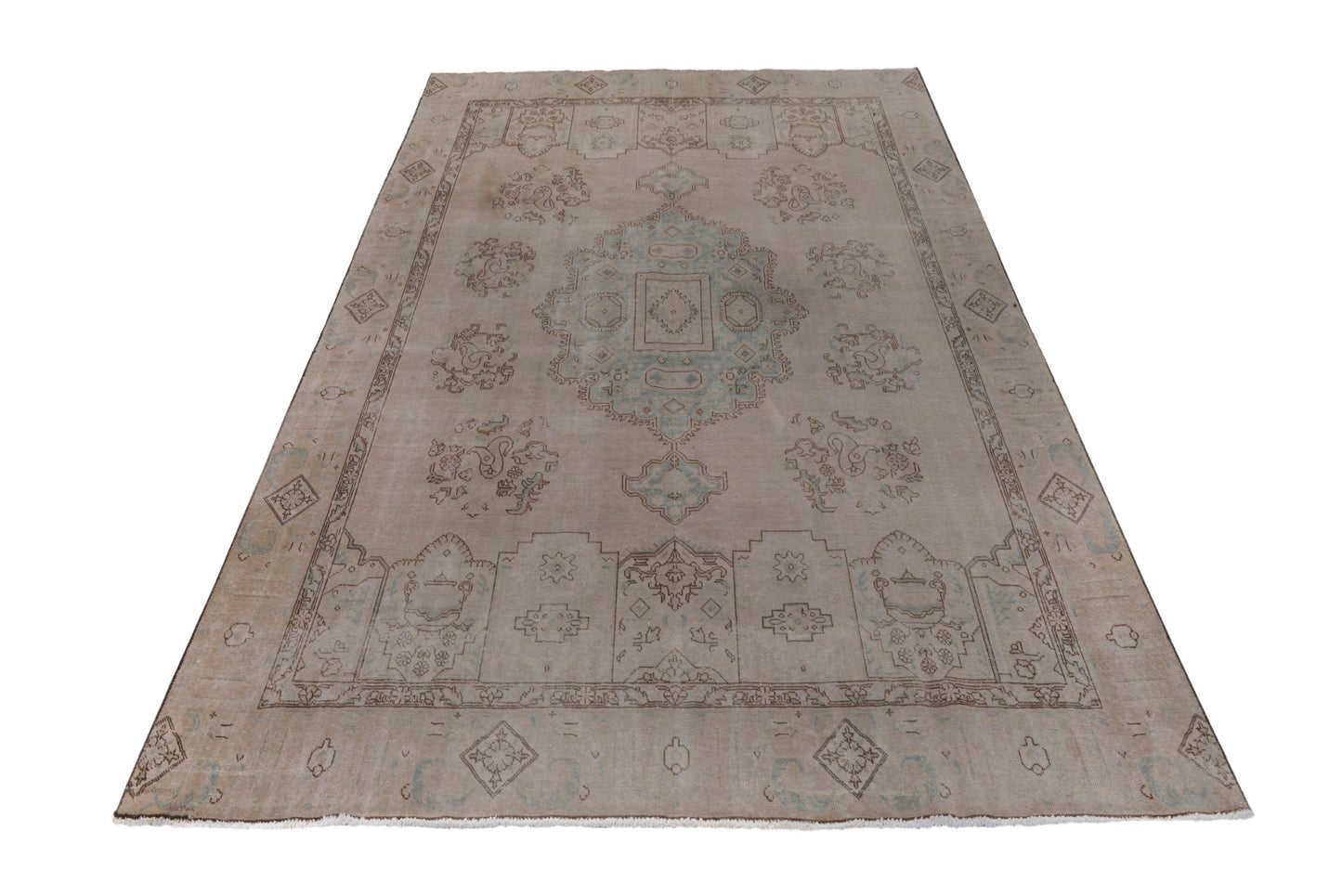 2097 - 8'10" x 12'11"