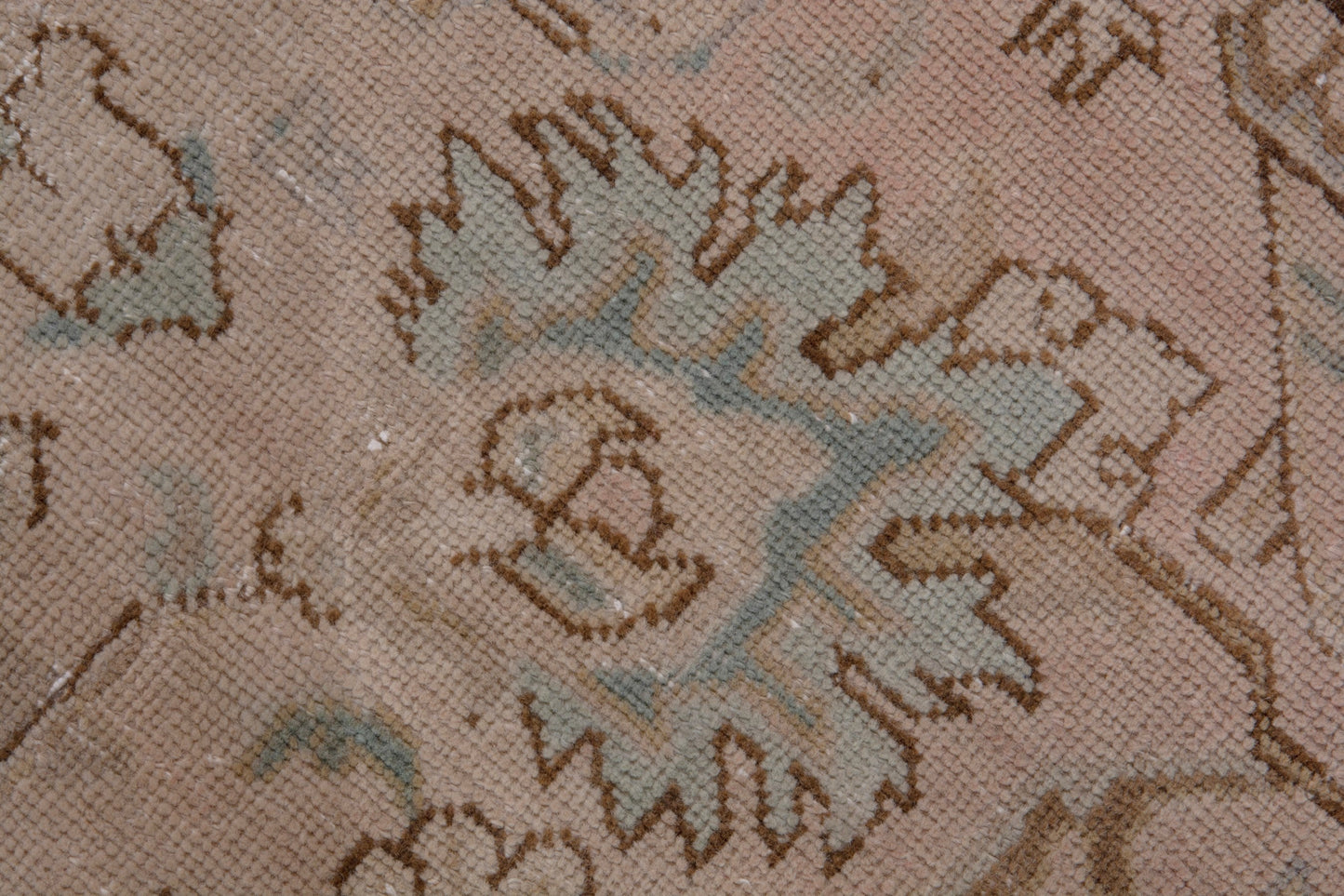 2112 - 5'11" x 8'10"