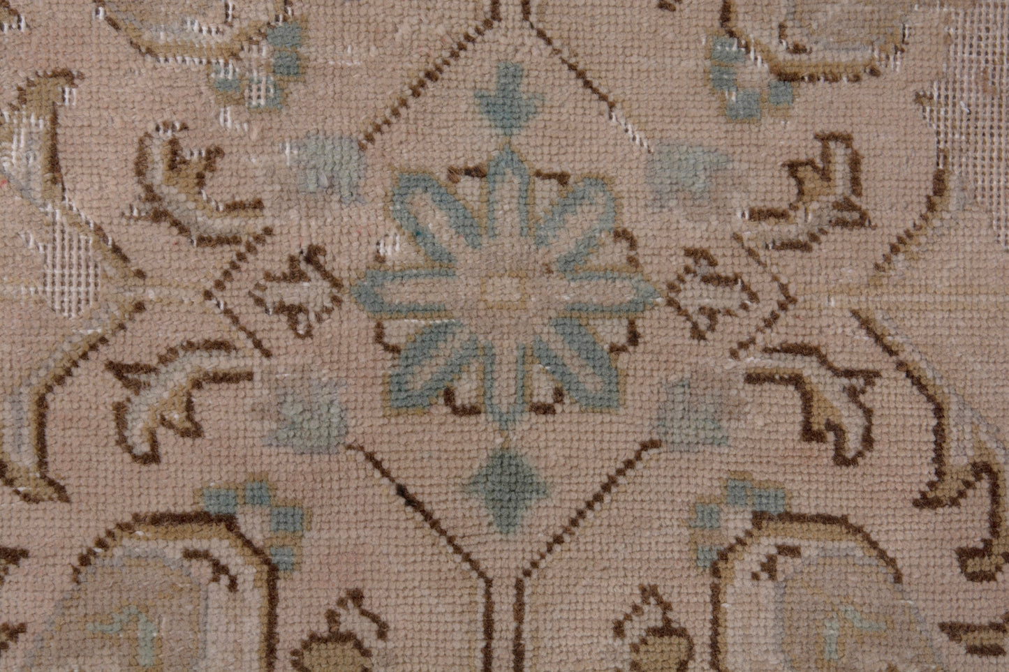 2112 - 5'11" x 8'10"