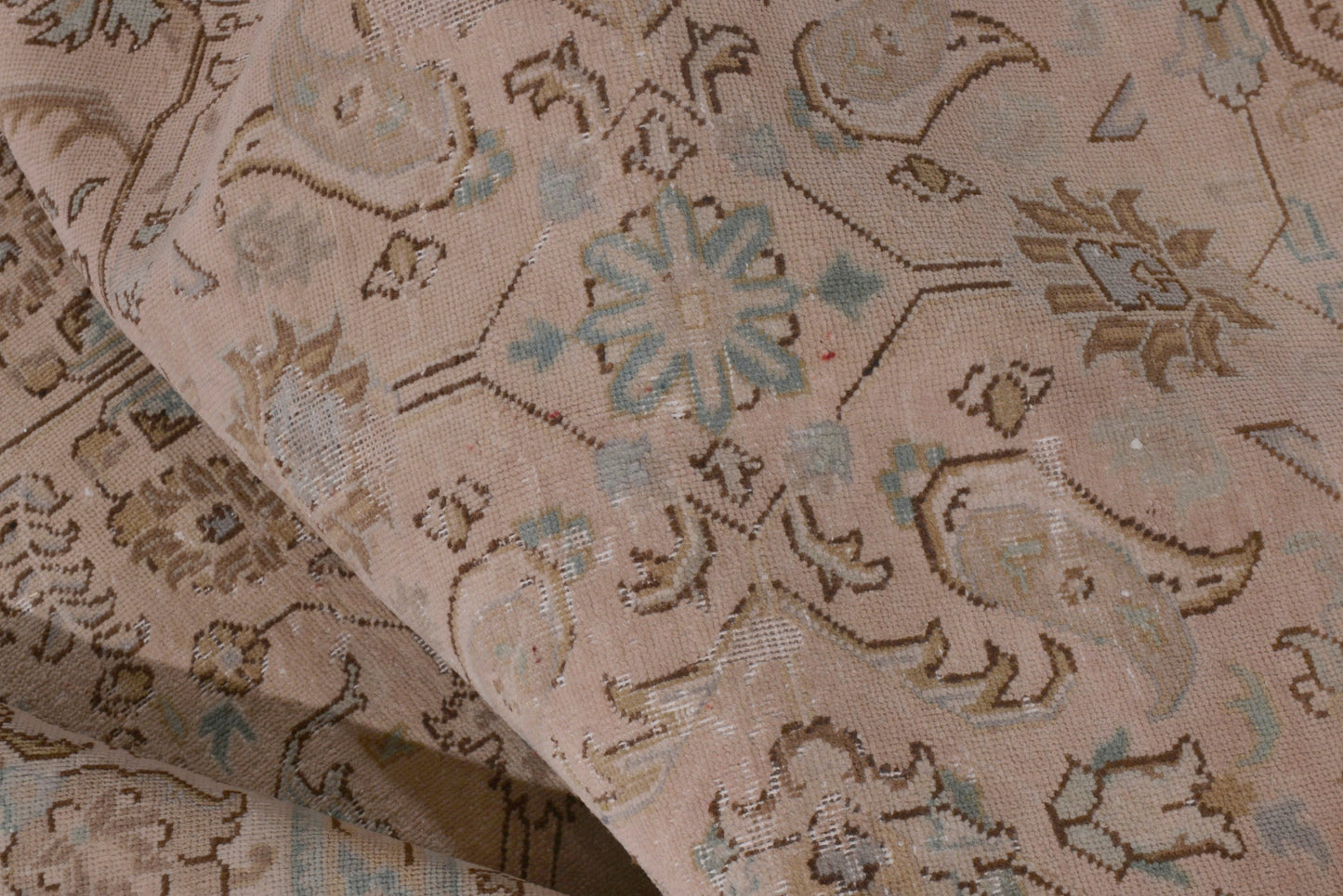 2112 - 5'11" x 8'10"