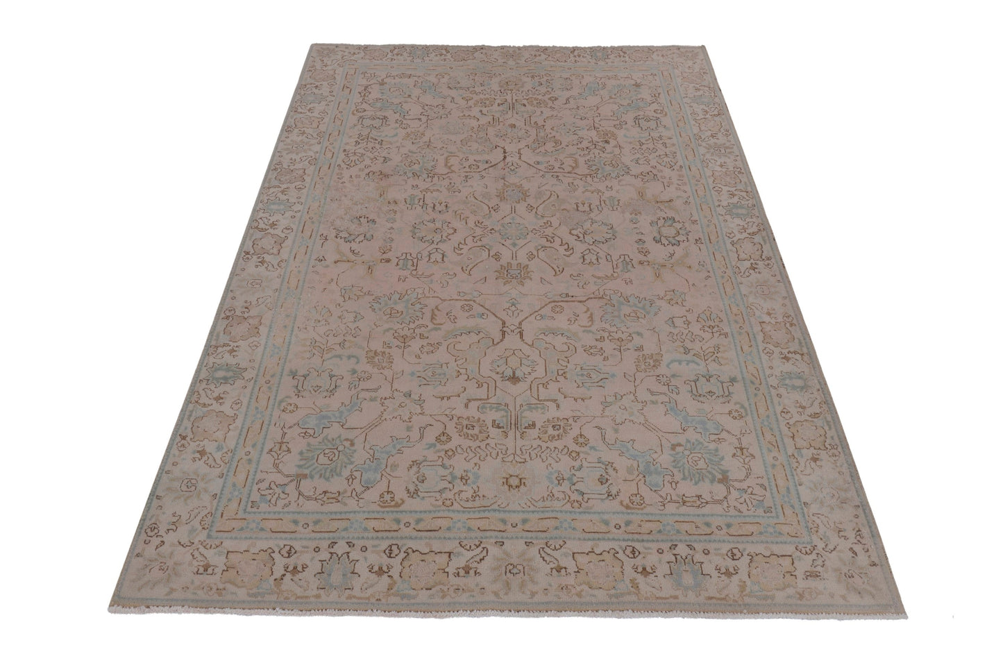 2112 - 5'11" x 8'10"