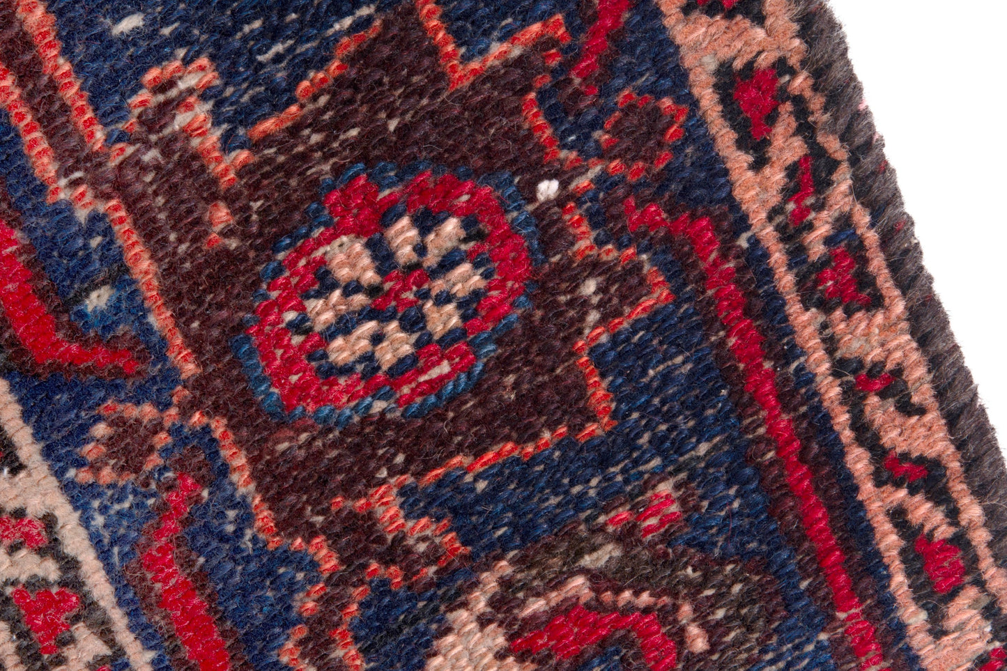 2204 - 3'11" x 11'10"