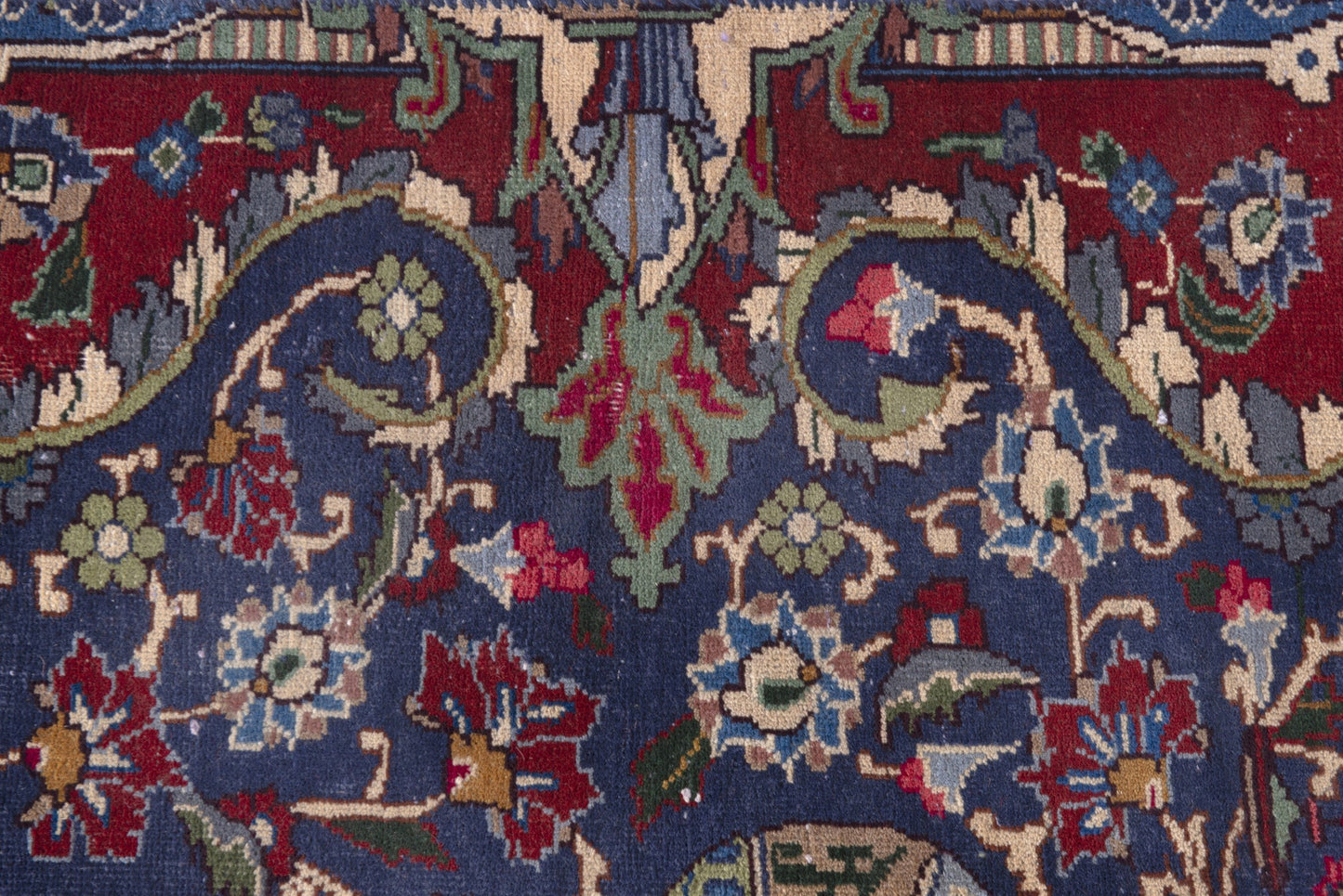 2451 - 4'11" x 8'10"