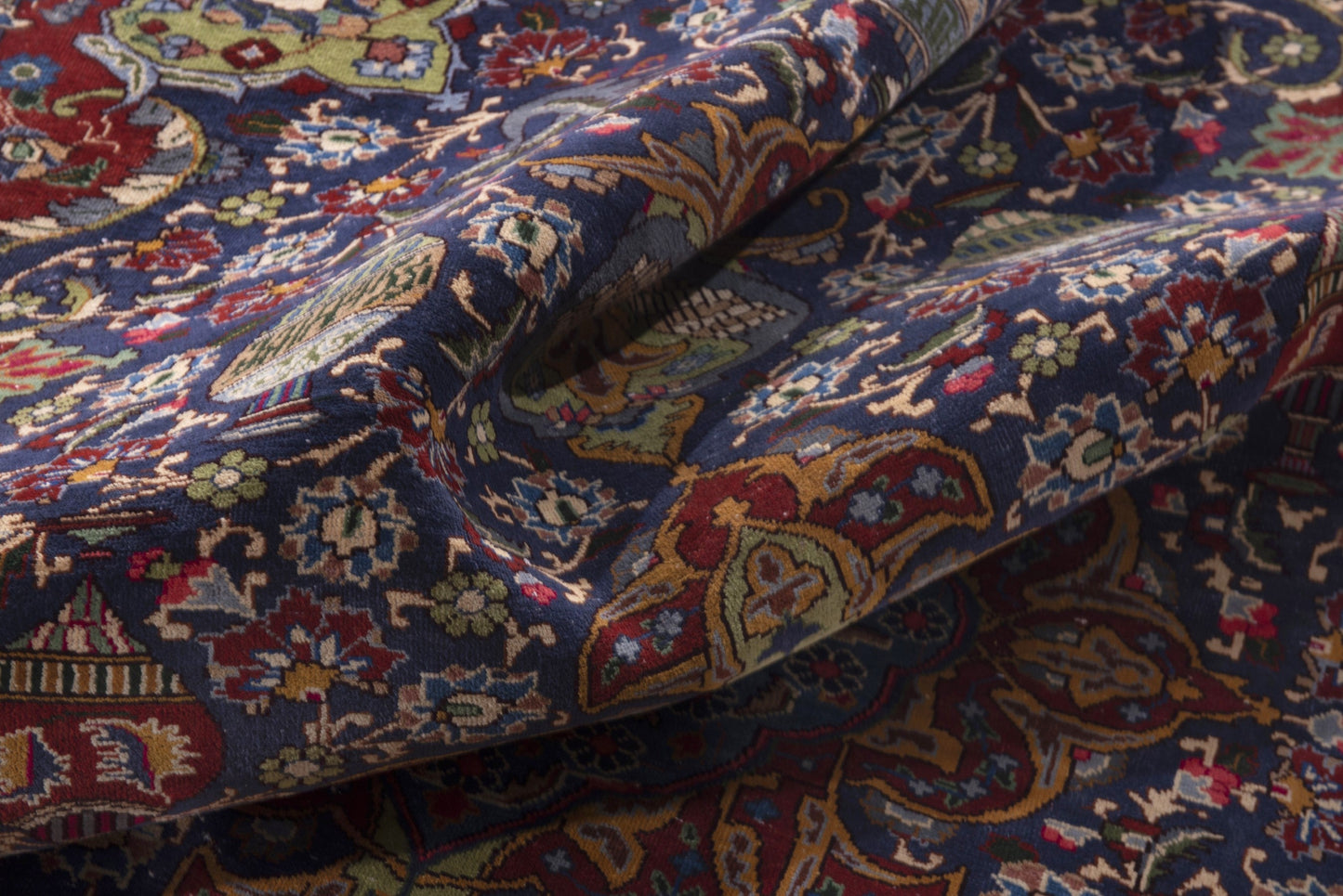 2451 - 4'11" x 8'10"