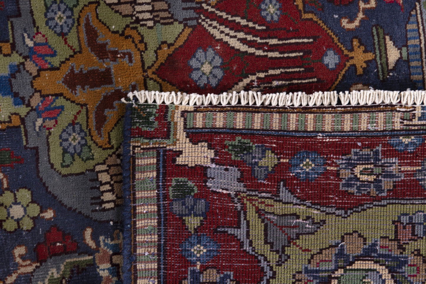 2451 - 4'11" x 8'10"