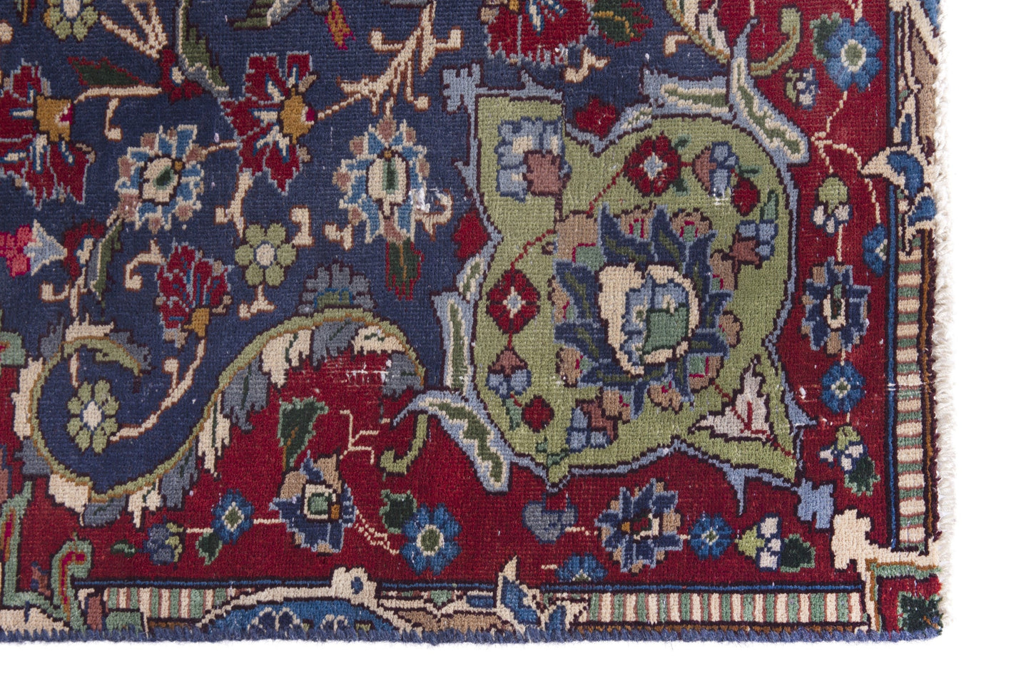 2451 - 4'11" x 8'10"