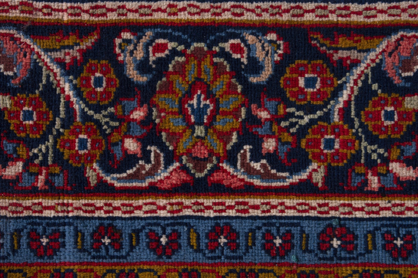 2487 - 7'3" x 10'10"