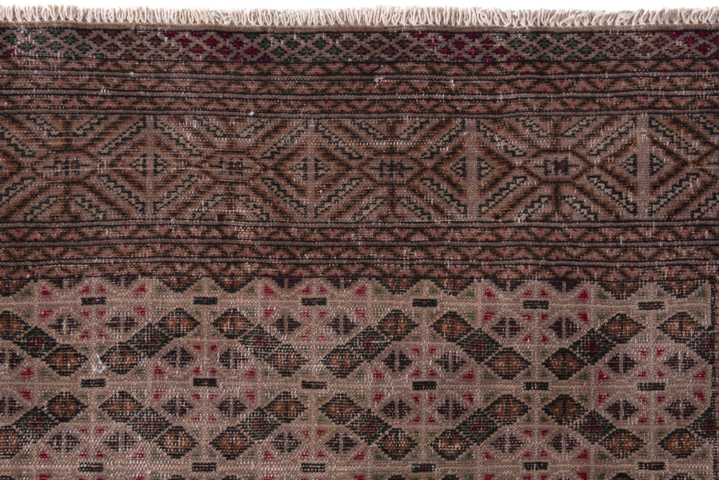 2493 - 7'11" x 10'8"