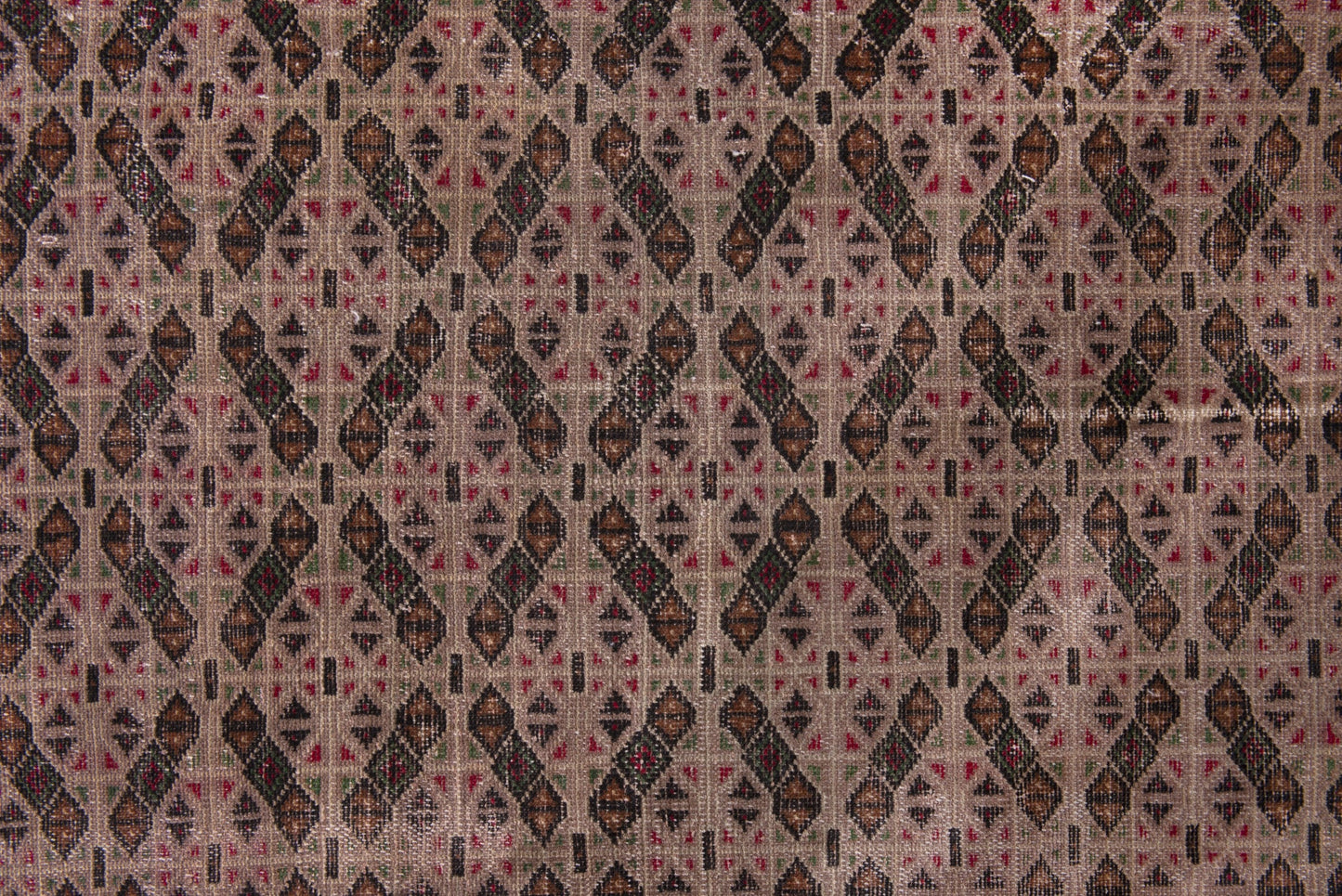 2493 - 7'11" x 10'8"