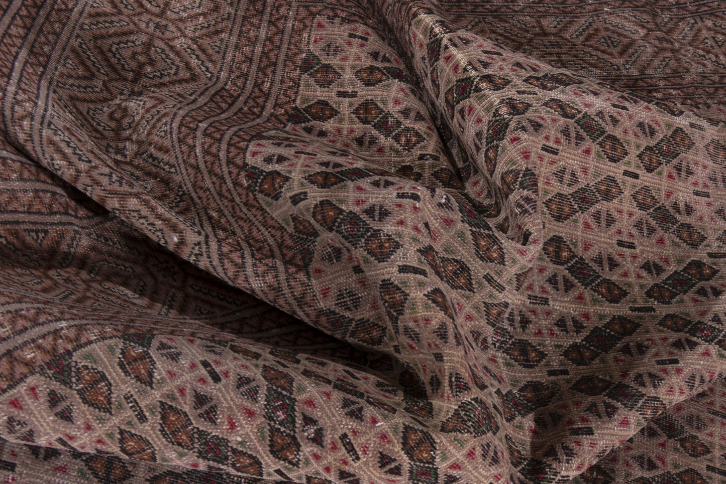 2493 - 7'11" x 10'8"