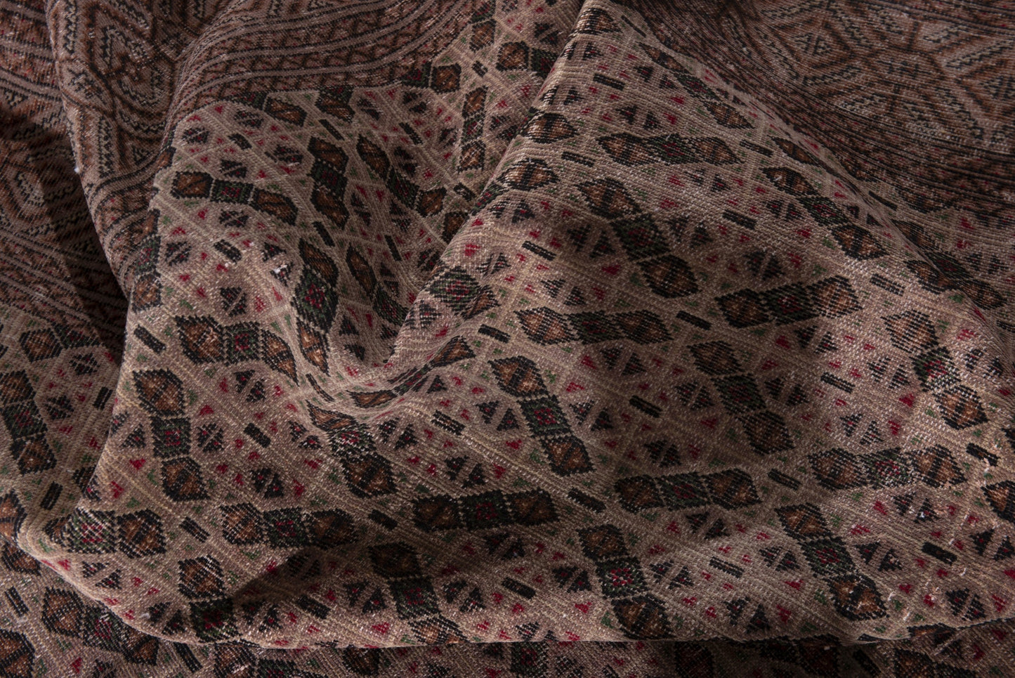 2493 - 7'11" x 10'8"